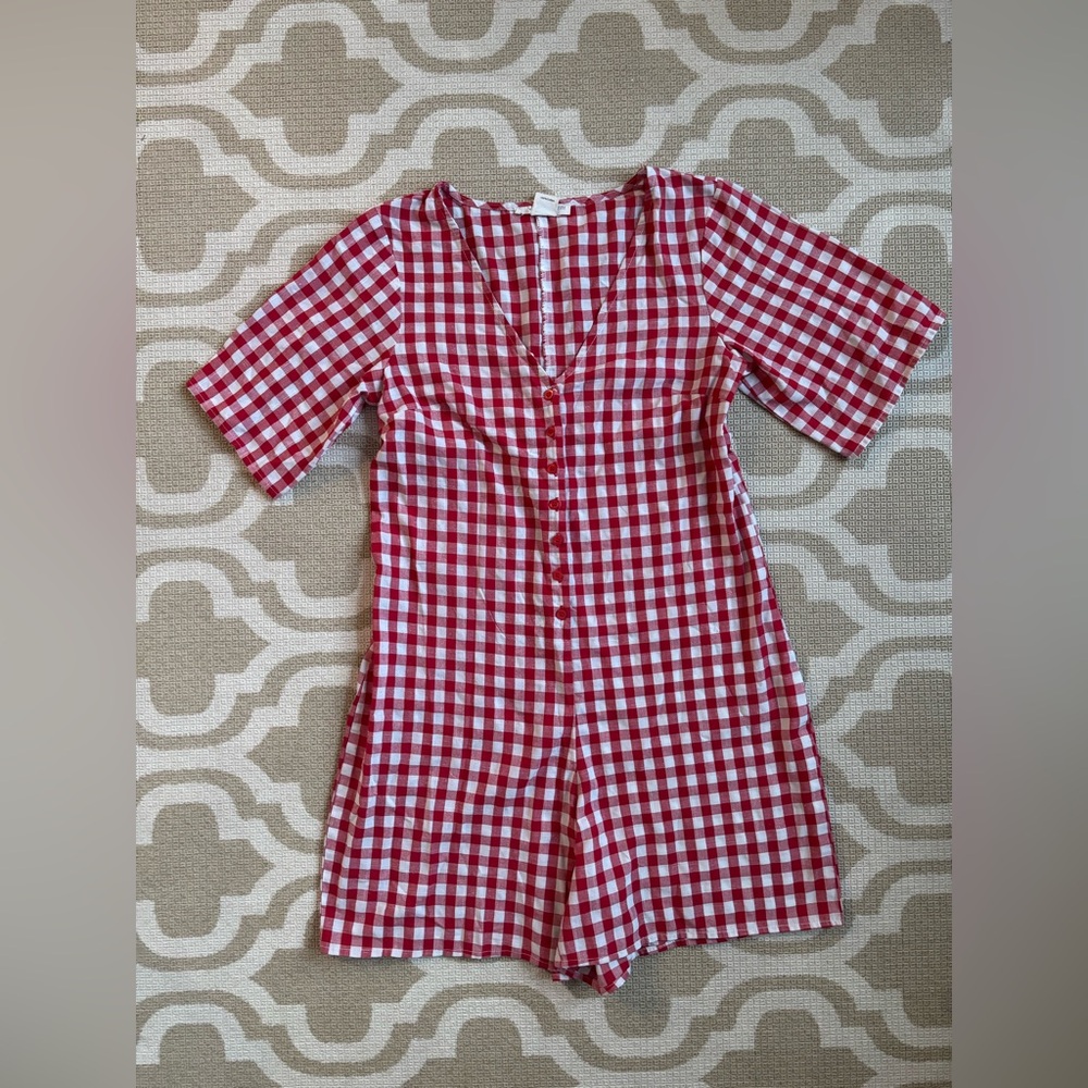 Red & White Checkered Short Jumper Perfect for Spring